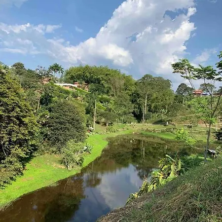 Villa Entre Bambus à Pereira Extérieur photo